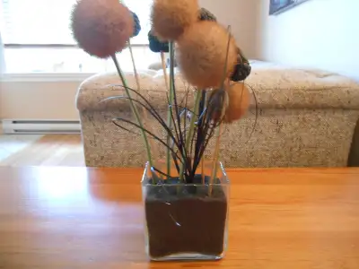 Arrangement «floral» dans un vase, View more