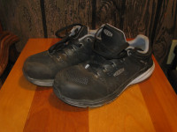 Chaussures KEEN UTILITY grandeur 8.5M USA pour hommes.