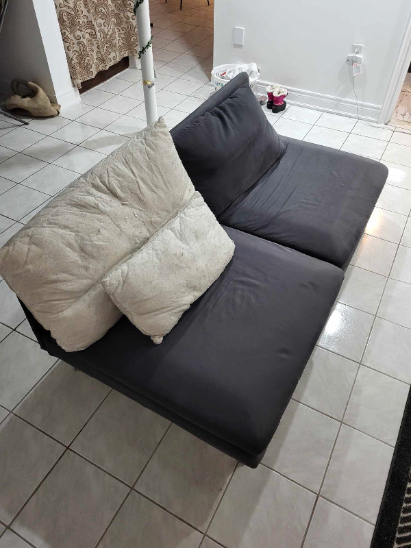 Ikea couch in Couches & Futons in Markham / York Region