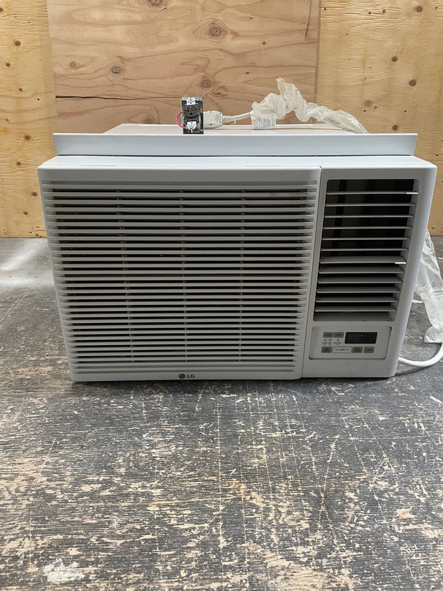  LG  Air conditioner/ Heater  in Heaters, Humidifiers & Dehumidifiers in Leamington