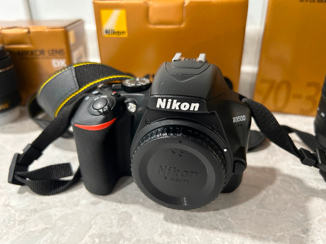Mint Nikon D3500 DSLR camera with 18-55 and 70-300 mm lenses. in Cameras & Camcorders in Winnipeg - Image 2