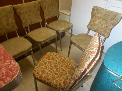 1-LOT DE 5 CHAISES,CADRE-METAL REMBOURREES,VINTAGES., View more