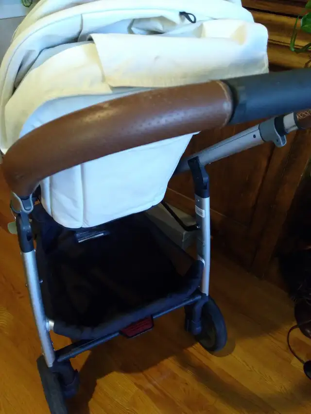 Uppababy Cruz Stroller Very Good Condition + Bassinet Available in Strollers, Carriers & Car Seats in City of Toronto - Image 5