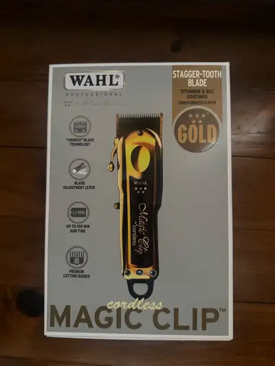 Je vends une tondeuse à cheveux sans fil Wahl Magic Clip, parfaite pour des coupes de cheveux précis...