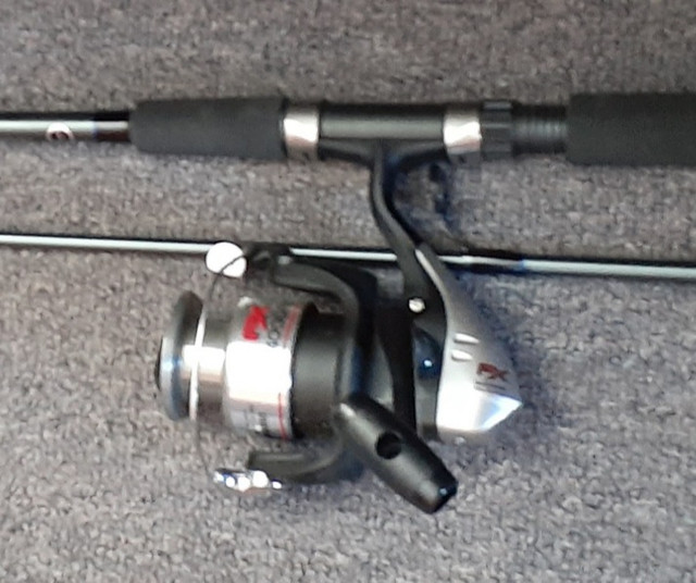 Shimano fishing rod and reel in Fishing, Camping & Outdoors in Brantford - Image 2