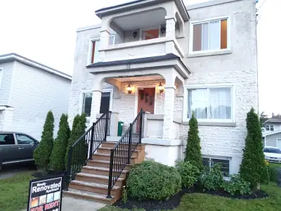 2 Bedroom with Balcony near Beachwood