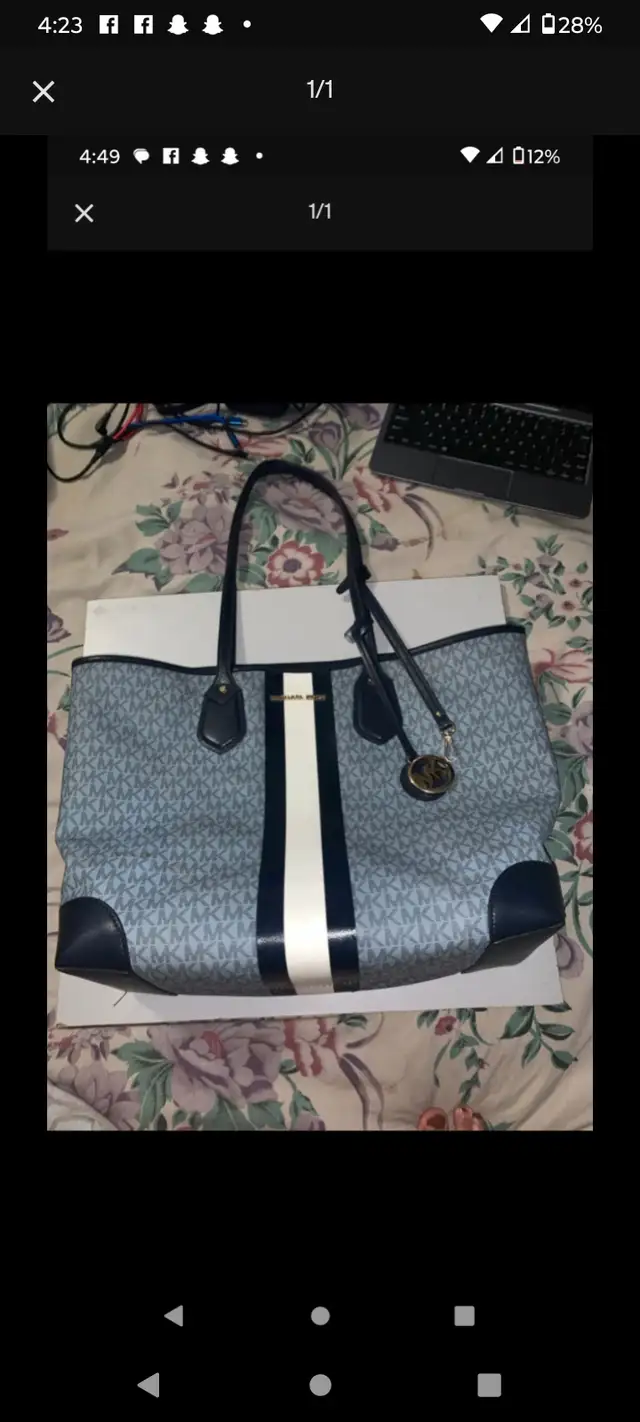 Michael Kors bag in Women's - Bags & Wallets in St. Catharines - Image 2