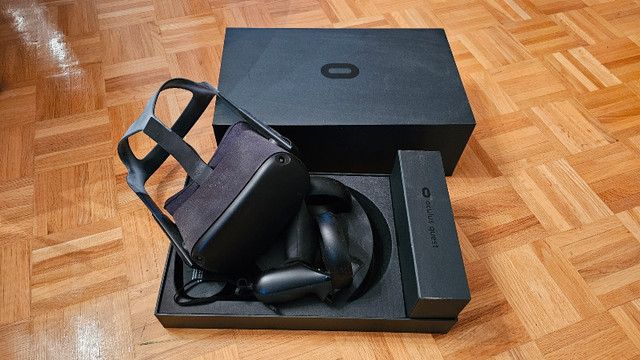 Meta Oculus Quest 128GB VR in Other in Markham / York Region