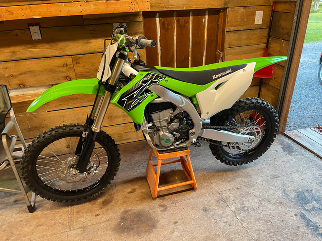 2019 KX450 SUPER CLEAN 17hr in Dirt Bikes & Motocross in Ottawa