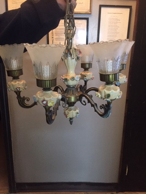 Vintage Chandelier Porcelain Flowers and Glass Shades in Indoor Lighting & Fans in Mississauga / Peel Region - Image 3