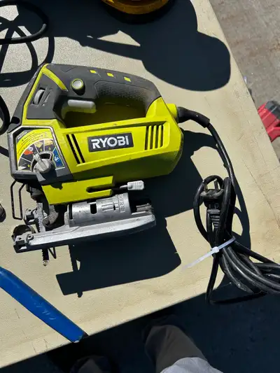 Scie sauteuse Ryobi avec fil — orbitale à vitesse variable, View more