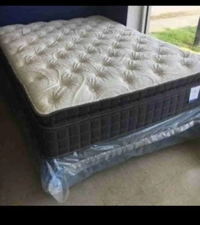 matelas avaliable in Beds & Mattresses in City of Montréal - Image 2