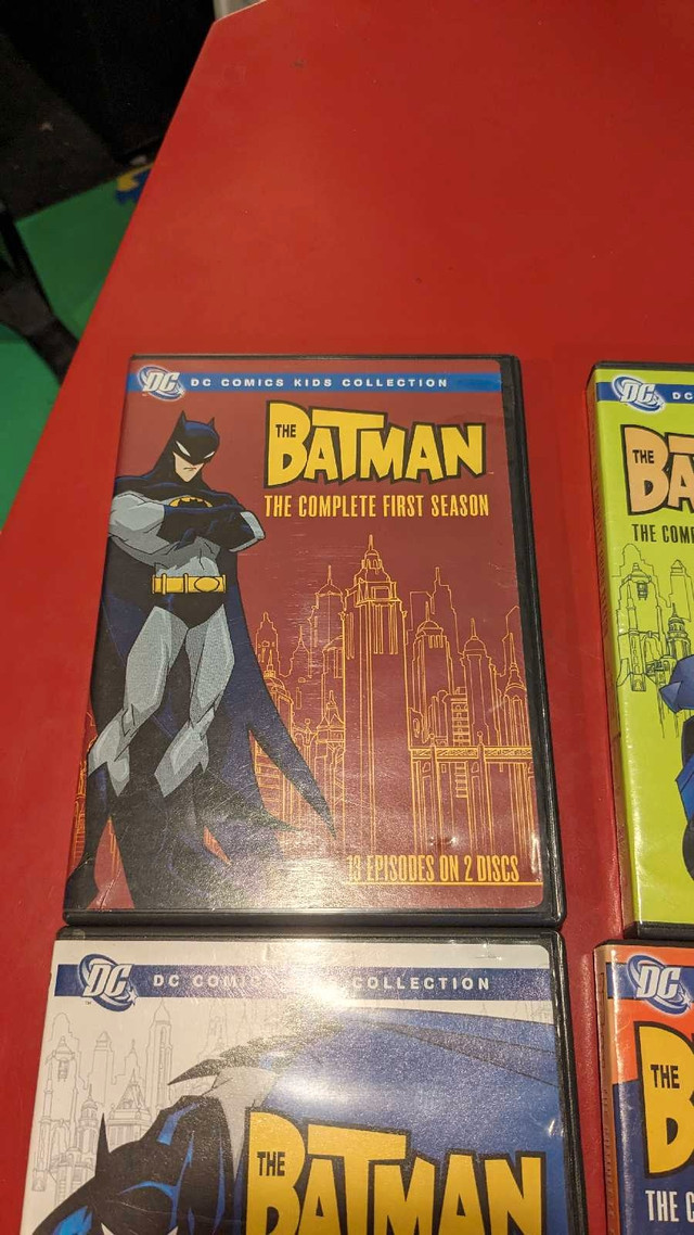 Batman animated series- 50.00 each series or 90 both in CDs, DVDs & Blu-ray in Mississauga / Peel Region - Image 2