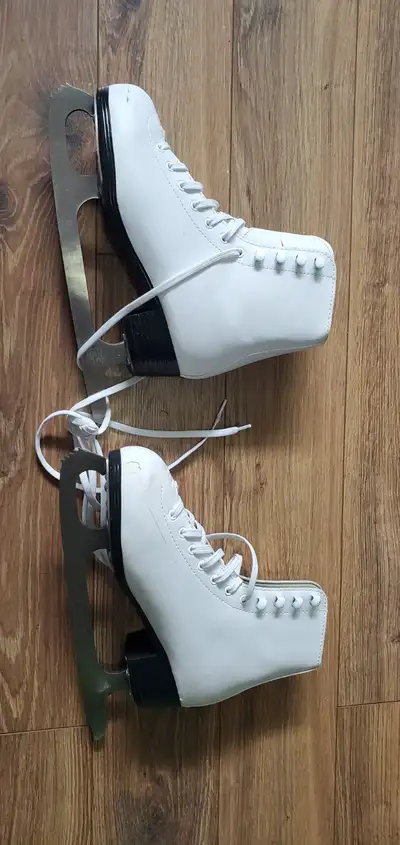 Female adult figure skates, View more