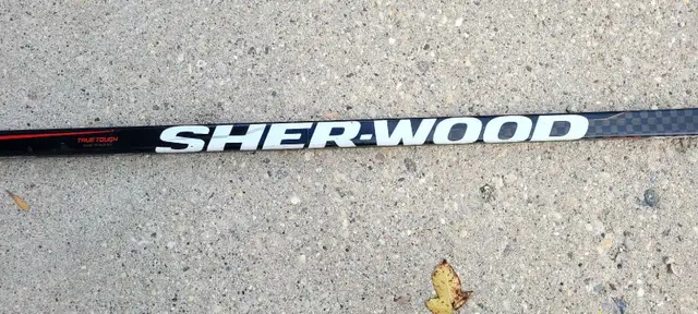 Sherwood T120 Hockey Stick in Hockey in Winnipeg - Image 4