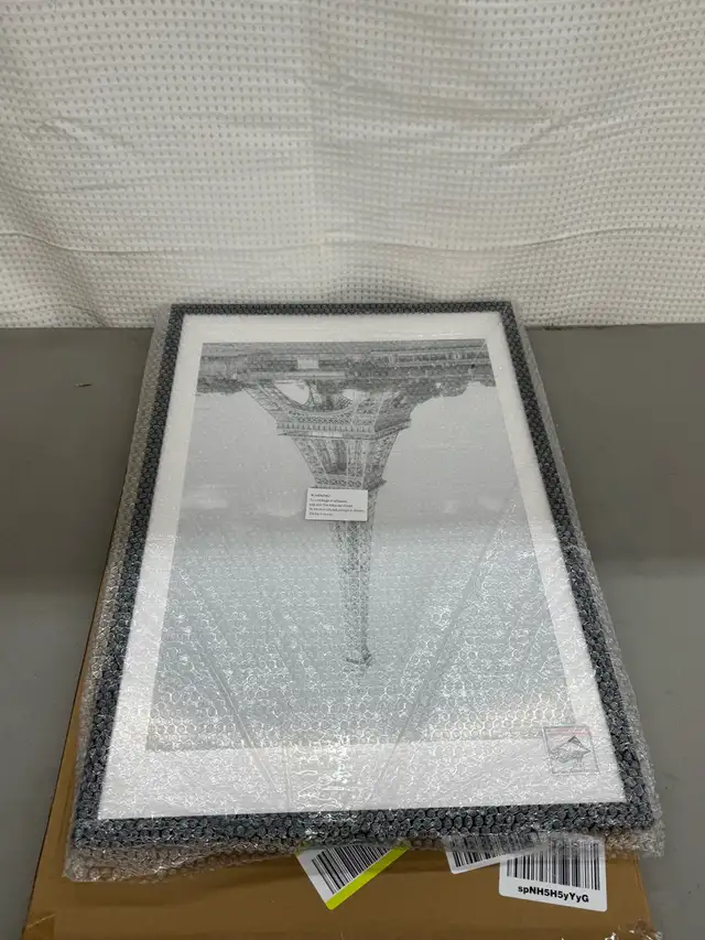 upsimples 16x24 Picture Frame in Arts & Collectibles in Hamilton - Image 7