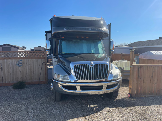 2008 Gulf Stream Motorhome in RVs & Motorhomes in Moose Jaw