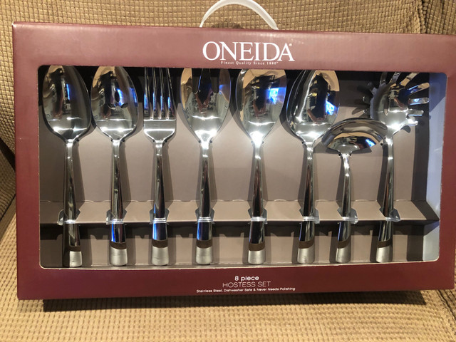 8 Piece Oneida stainless steel set in Kitchen & Dining Wares in Mississauga / Peel Region