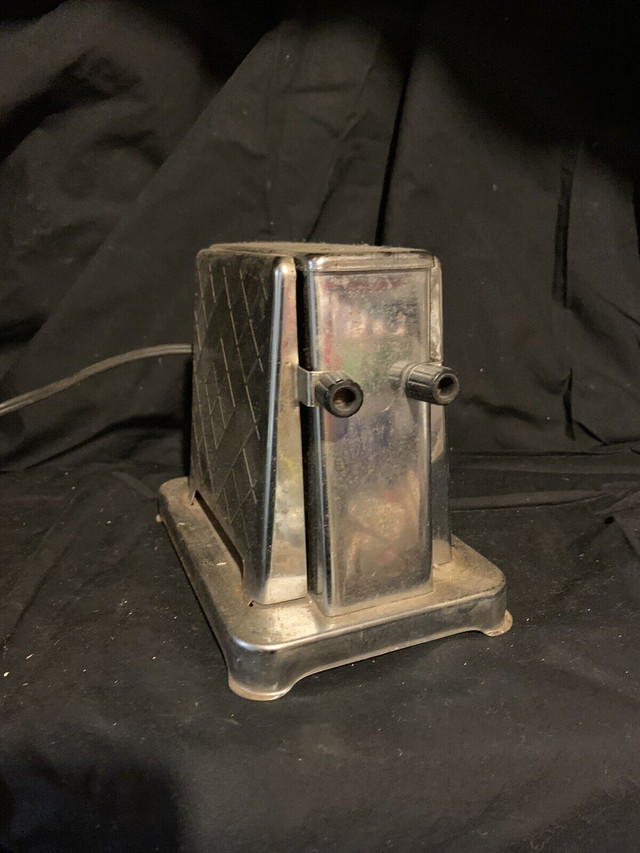 Antique 1930 chrome Flip Toaster  in Toasters & Toaster Ovens in Kitchener / Waterloo - Image 2