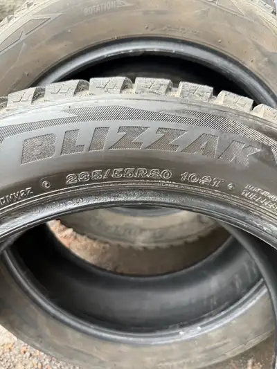 4 Bridgestone Blizzak winter tires DM-V2 225/55/20 In good condition $400 Full set 4 tires