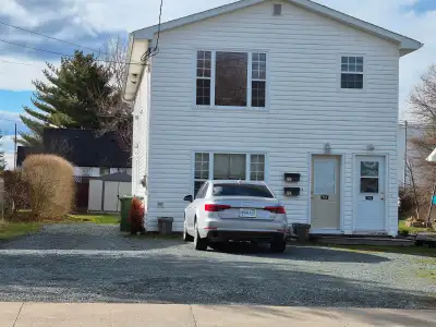 Quiet two unit building in a great neighborhood. Close to Woodside Ferry for easy commute to Halifax...