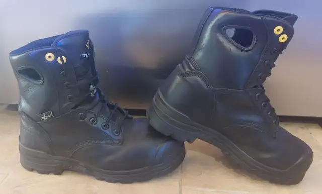 Bottes de travail avec métatarses de grandeur 8 de marque Terra! in Men's Shoes in Québec City - Image 3