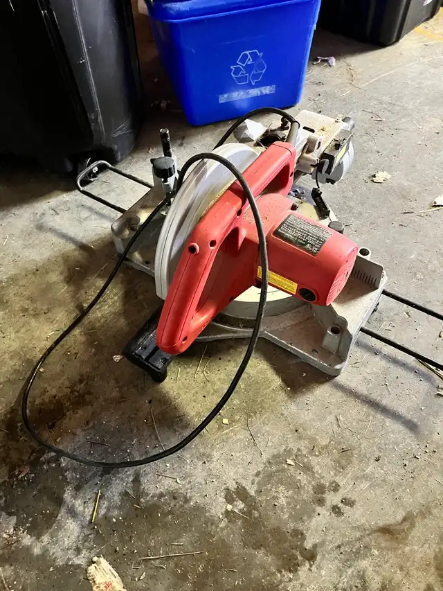 miter saw  for 20.00 in Garage Sales in Ottawa - Image 2