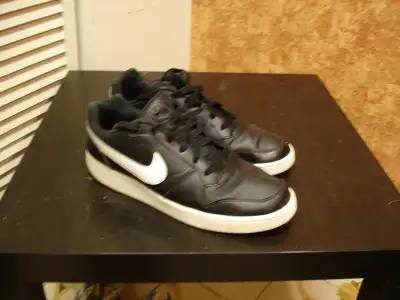 NIKE   Men's Low-Top Sneakers size 11, View more