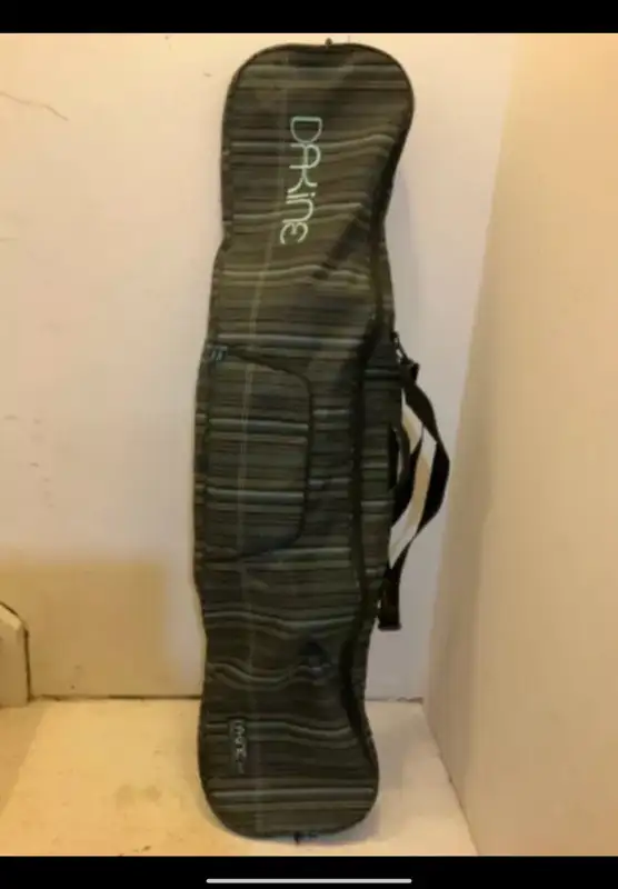Rossignol Snowboard/Burton , 24/7, W boots Sz9, helmet, bag in Snowboard in Oakville / Halton Region - Image 9