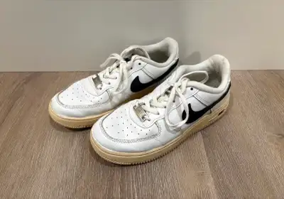 Nike Kids Air Force 1 - Youth size 3, View more