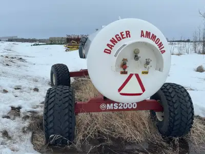 I am selling a used NH3 tank, a Maxfield Inc. MS2000 model built in 2008. This wagon tank has really...
