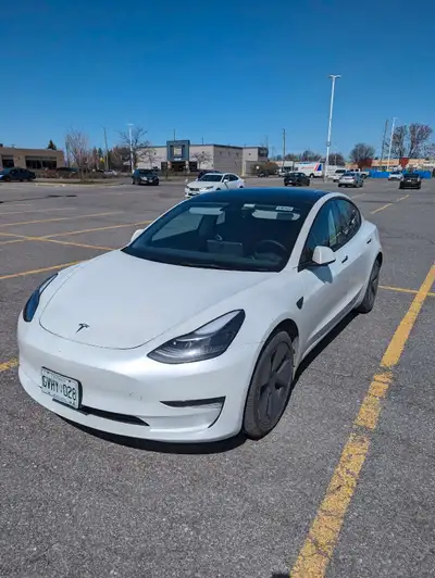 Travel in comfort to nearby cities to/from Ottawa in a fully electric 2023 Tesla Model 3.