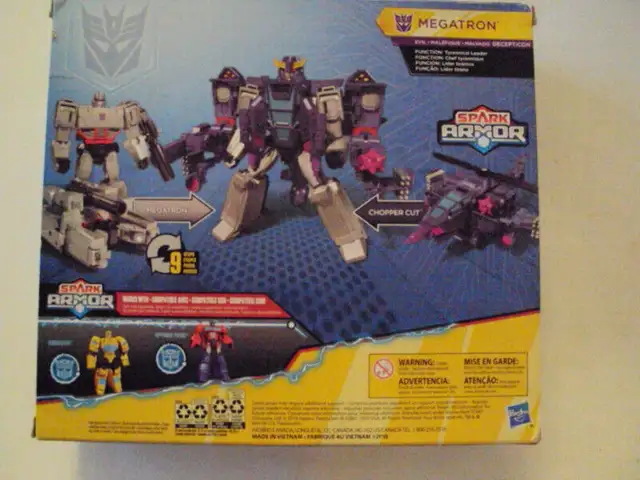 TRANSFORMERS - MEGATRON AND CHOPPER CUT - 2018 in Arts & Collectibles in Barrie - Image 6