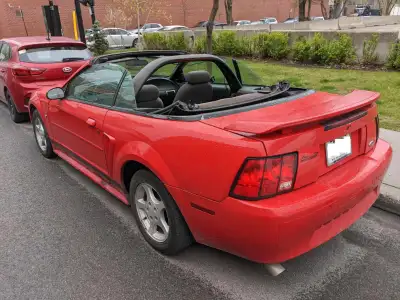 Mustang 2002 Convertible (new roof 3 years), Air Conditioning, A