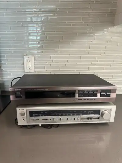 VINTAGE STEREO TUNER RECEIVER AUREX TOSHIBA YAMAHA AUDIO GEAR, View more
