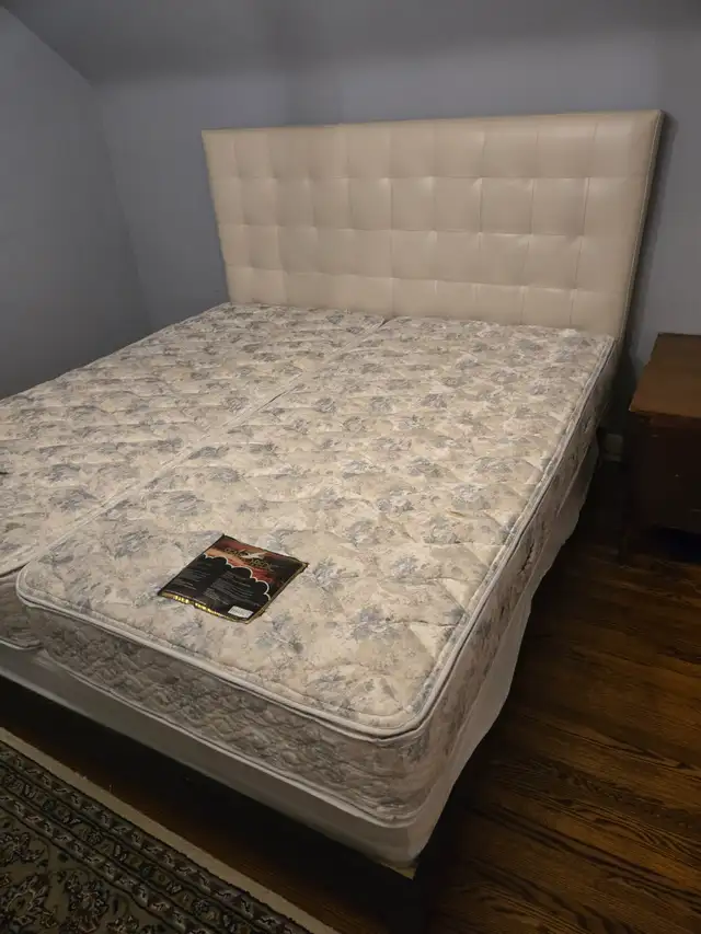 West Elm Leather KING Headboard and Dark Brown Wood Bed Frame in Beds & Mattresses in City of Toronto - Image 4