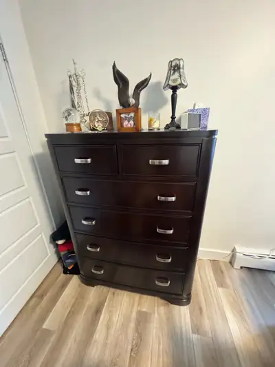 King Bedroom Set – Bed Frame, Mattress, Dresser + 2 End Tables –, View more