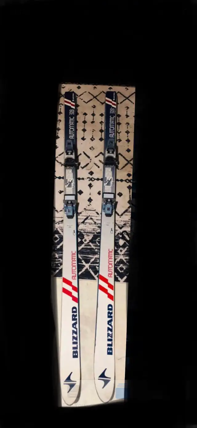 blizzard 328 skis pair in Ski in Delta/Surrey/Langley - Image 2