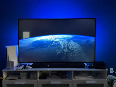 65” Sony Bravia smart 4K tv for sale. Used as normal but in perfect condition. All ports and speaker...