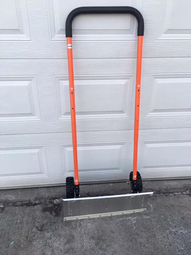 Snow Shovel Heavy-Duty Metal Adjustable  Wheeled Snow Remover in Outdoor Tools & Storage in Cornwall - Image 2