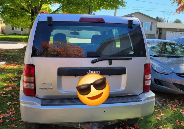 2012 jeep liberty in Cars & Trucks in Kitchener / Waterloo - Image 4