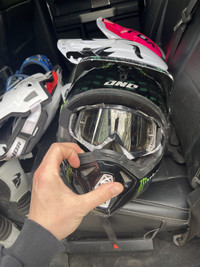XL Dirt bike helmet and goggles 