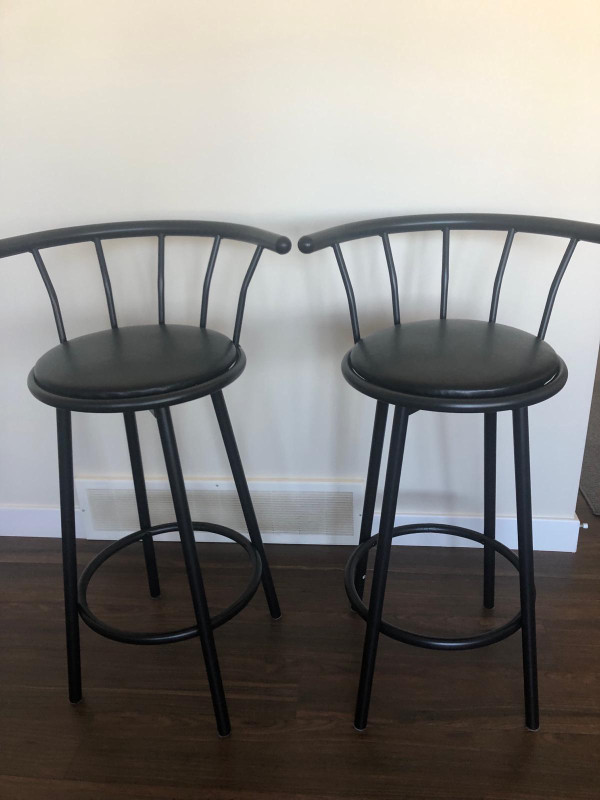 Counter Height Bar Stools Set of 2 PU Leather in Chairs & Recliners in Saskatoon
