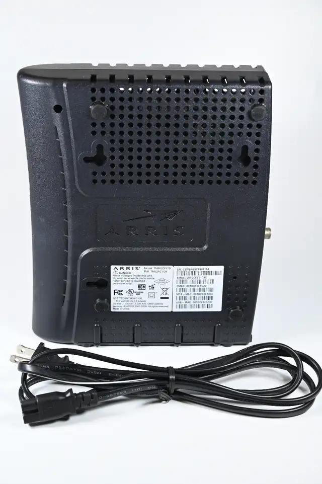 Arris TM602G/115 Touchstone Telephony Modem w/Integrated Battery in Networking in City of Toronto - Image 5