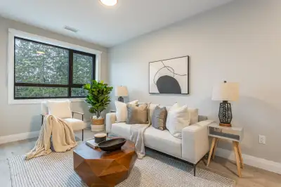 CLOVERFIELD: Large 2 Bedroom Rental Units in Lucan