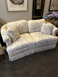 White and floral Love seat 