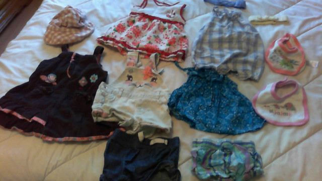 Vêtements et articles pour bébé dans Articles multiples  à Laval/Rive Nord - Image 4