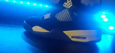 Air Jordan's 4 Retro Thunder 2023 Black/Yellow, View more