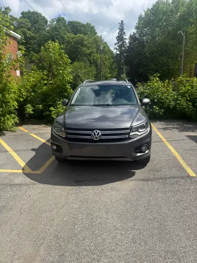 Tiguan 2013 Moteur et transmission A1 4 motion Air climatisé Siege en cuir et chauffant Toit ouvrant...
