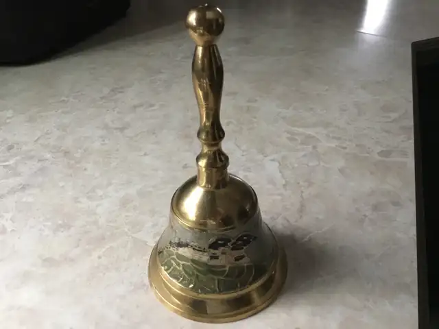 antiquité cloche in Arts & Collectibles in Longueuil / South Shore - Image 2